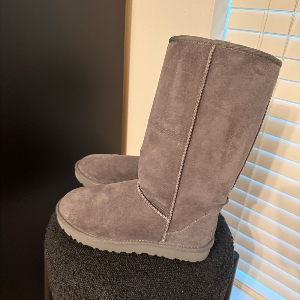 UGG Classic Gray Winter Boots